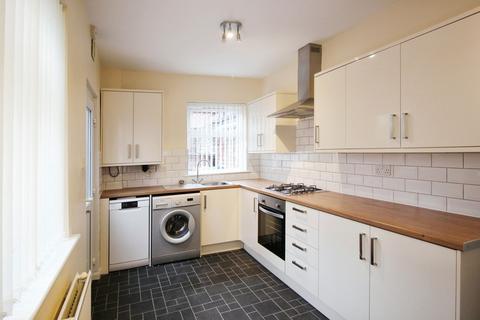 3 bedroom terraced house to rent, Clare Avenue, Chester CH2