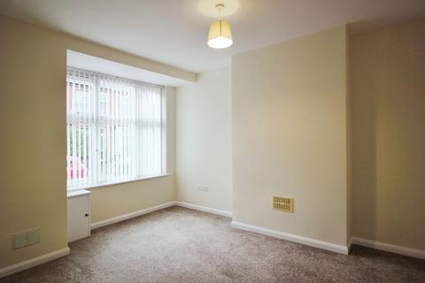 3 bedroom terraced house to rent, Clare Avenue, Chester CH2