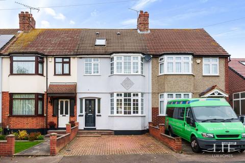 4 bedroom terraced house for sale, Gordon Avenue, Hornchurch