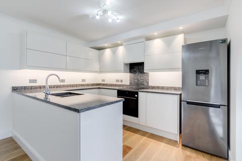 3 bedroom flat for sale, Pepper Street, London