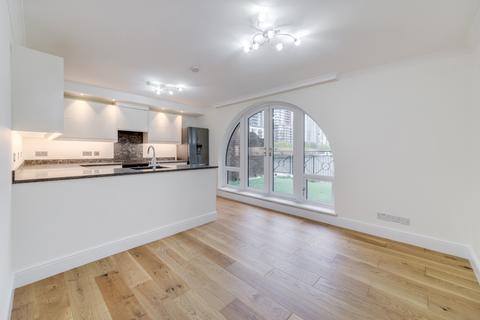 3 bedroom flat for sale, Pepper Street, London