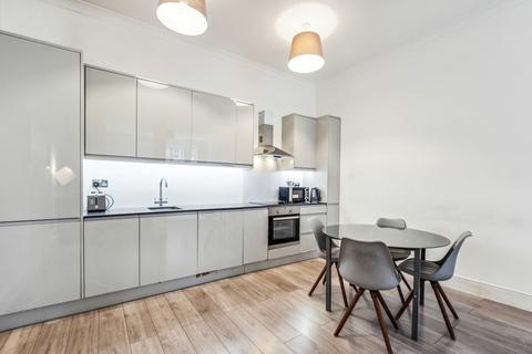 2 bedroom flat to rent, Kensington High Street, London