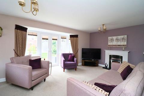 3 bedroom semi-detached house for sale, Thatchwood Close, Pelsall