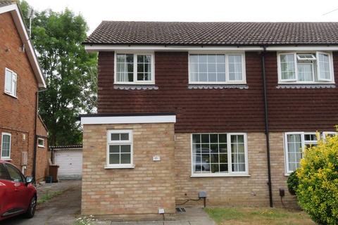 4 bedroom semi-detached house to rent, Southway, Guildford