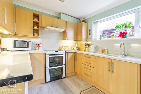 22 Heycroft Way, Tiptree, Colchester, CO5 0DG