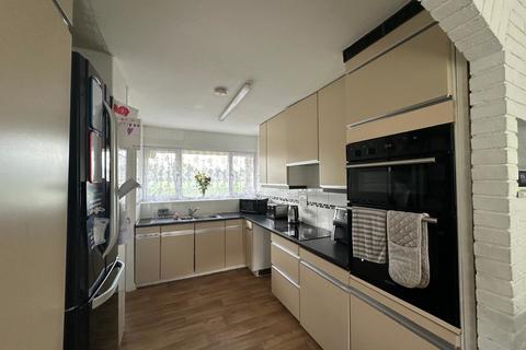 3 bedroom end of terrace house for sale, Brickenden Court, Waltham Abbey