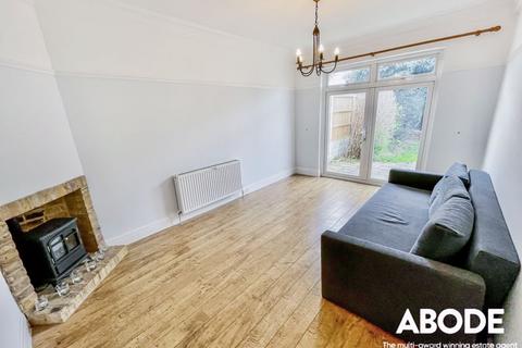 4 bedroom bungalow for sale, Holyrood Drive, Westcliff-On-Sea