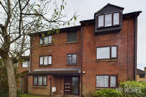 2 bedroom flat for sale, Limeslade Close, Fairwater, Cardiff, CF5 3BD