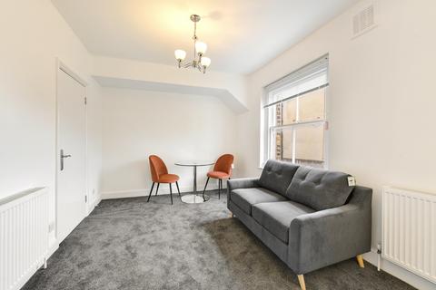 Studio to rent, Collingham Road, South Kensington, London