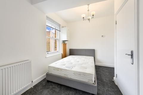 Studio to rent, Collingham Road, South Kensington, London