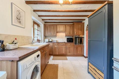 3 Chambley Green, Coven, Wolverhampton, WV9 5DN