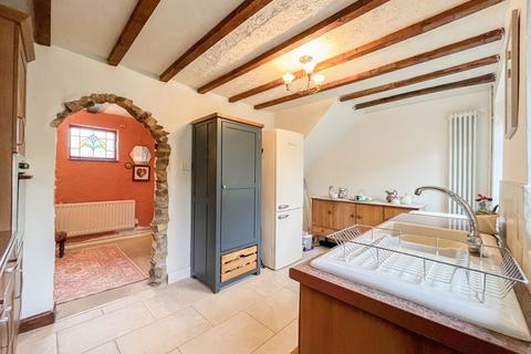 3 Chambley Green, Coven, Wolverhampton, WV9 5DN