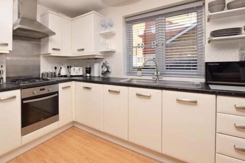 1 bedroom ground floor flat to rent, Moore Court, Dodd Road, North Watford, Hertfordshire, WD24 5DA