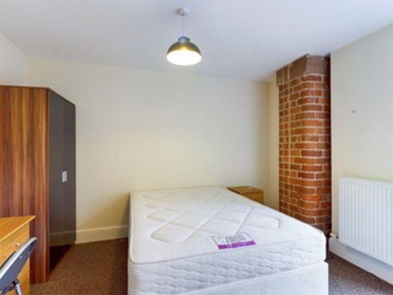 Bedroom (6)