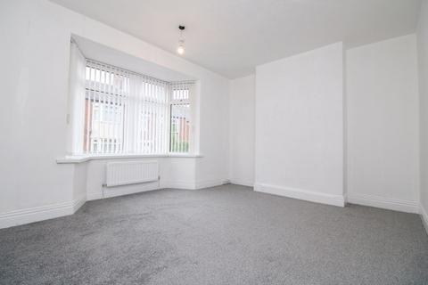 2 bedroom apartment to rent, Ridley Gardens, Swalwell