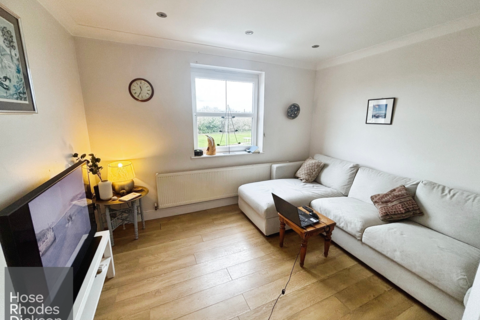 3 bedroom townhouse to rent, Beach Road, Bembridge