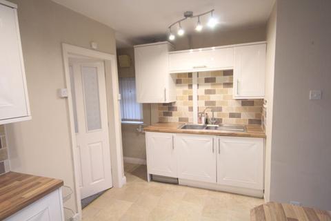 2 bedroom semi-detached house to rent, Knowl Road, Rochdale OL16