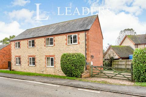 3 bedroom semi-detached house to rent, The Avenue, Whitfield, NN13 5TE