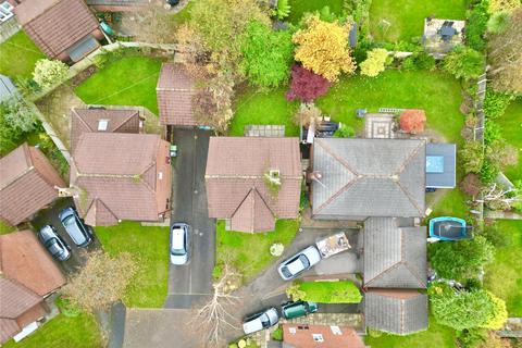 4 bedroom detached house to rent, Kingsbury Close, Warrington WA4