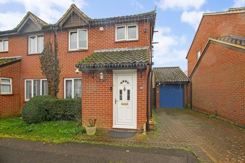 3 bedroom semi-detached house to rent, Dunstable LU5