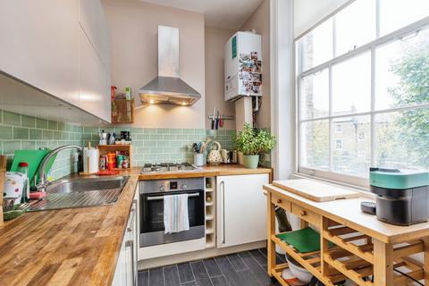 1 bedroom apartment to rent, Junction Road | N19