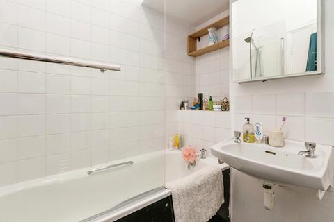1 bedroom apartment to rent, Junction Road | N19