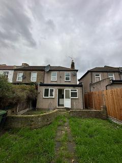 3 bedroom terraced house to rent, Grange Road