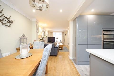 26 Caspian Grove, Stoke-on-trent, ST4 8RX