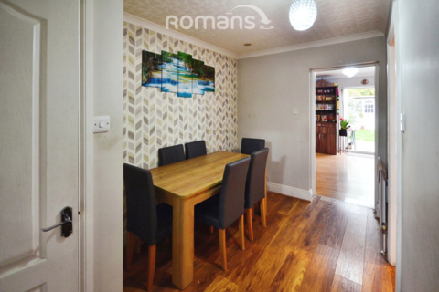 3 bedroom semi-detached house to rent, Chiltern Road, Burnham