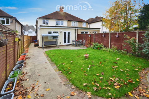 3 bedroom semi-detached house to rent, Chiltern Road, Burnham