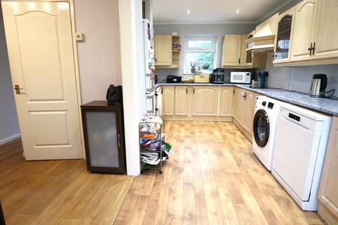 2 bedroom end of terrace house for sale, Ivymeade Close, Macclesfield