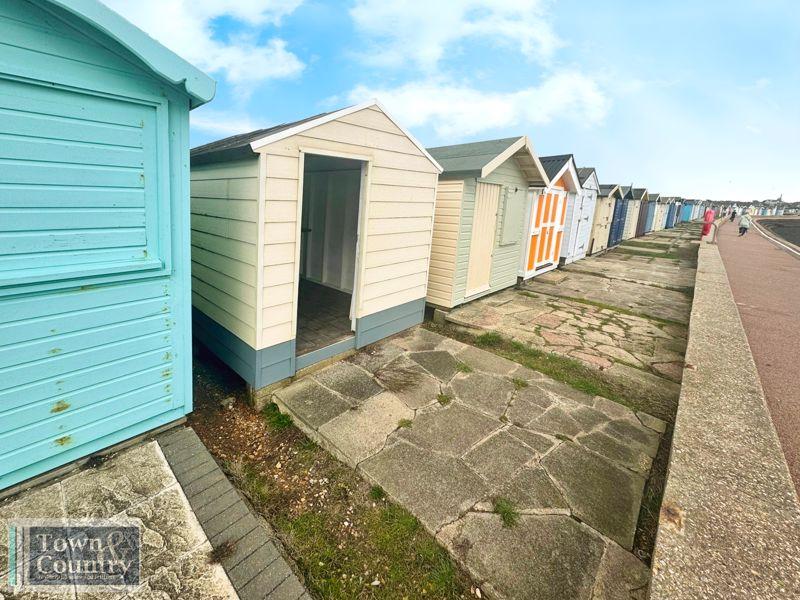 Beach hut