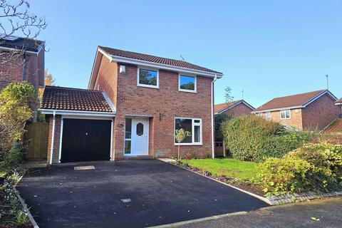 3 bedroom detached house to rent, Greencroft, Preston PR1