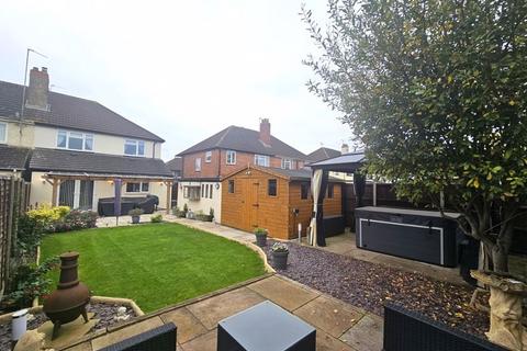 4 Armscroft Way, Gloucester, GL2 0ST
