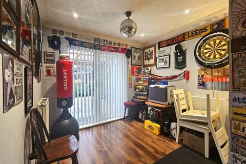 4 Armscroft Way, Gloucester, GL2 0ST