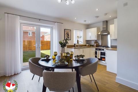 3 bedroom terraced house for sale, Plot 266, The Clavering, Earls Park