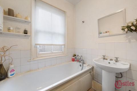 4 bedroom terraced house for sale, Gisburn Road, N8