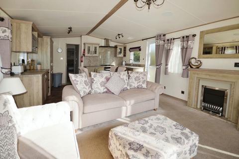 2 bedroom lodge for sale, Marsh Road, Tenby SA70