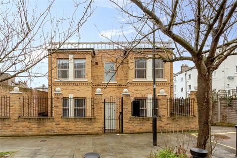 5 bedroom detached house to rent, Askew Crescent, London W12