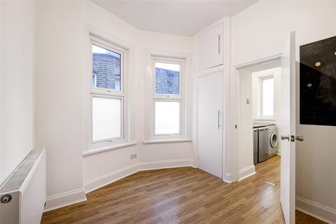 3 bedroom apartment for sale, Amesbury Avenue, Streatham Hill SW2