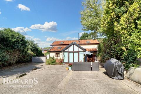 2 bedroom barn conversion for sale, High Road, Needham