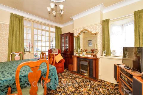 3 bedroom detached house for sale, Portsmouth Road, Horndean, Waterlooville, Hampshire