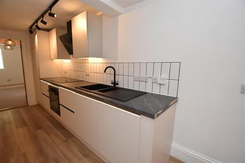 2 bedroom flat to rent, Grosvenor Place, Exeter