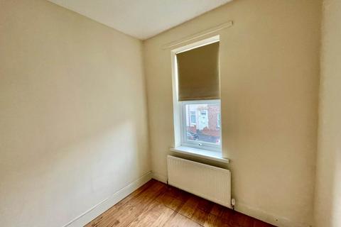 2 bedroom flat to rent, Chandos Street, Gateshead NE8