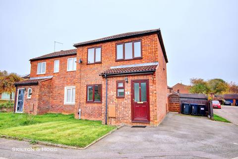 3 bedroom semi-detached house for sale, Selwyn Close, Daventry NN11