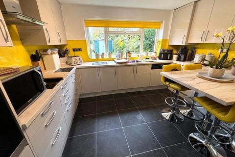 4 bedroom detached house for sale, Penfold Lane, Great Billing Village, Northampton NN3