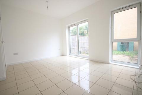 4 bedroom townhouse to rent, Edgware HA8