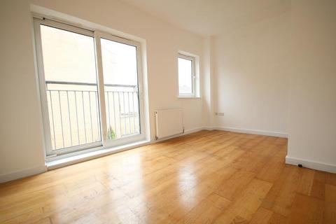 4 bedroom townhouse to rent, Edgware HA8