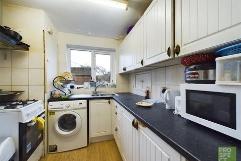 3 bedroom semi-detached house for sale, Woodside Way, Reading, Berkshire, RG2