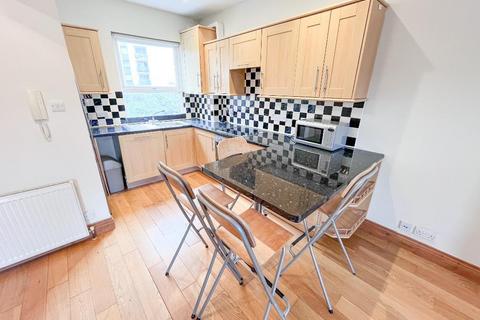 2 bedroom flat for sale, Childs Hill, London NW2